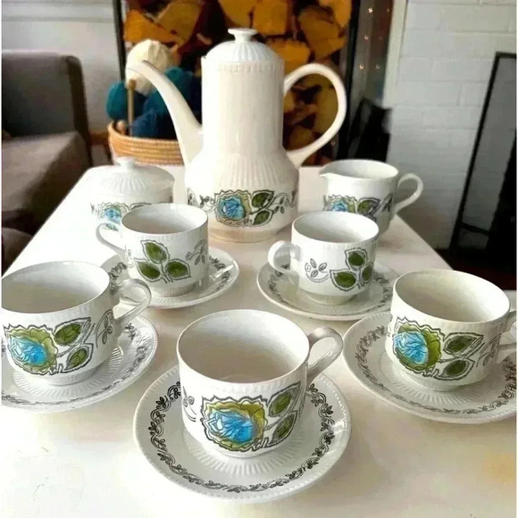RARE Vintage Kathie  Winkle Complete Tea/Coffee set in the Lee Ann Rose Pattern - Picture 1 of 10